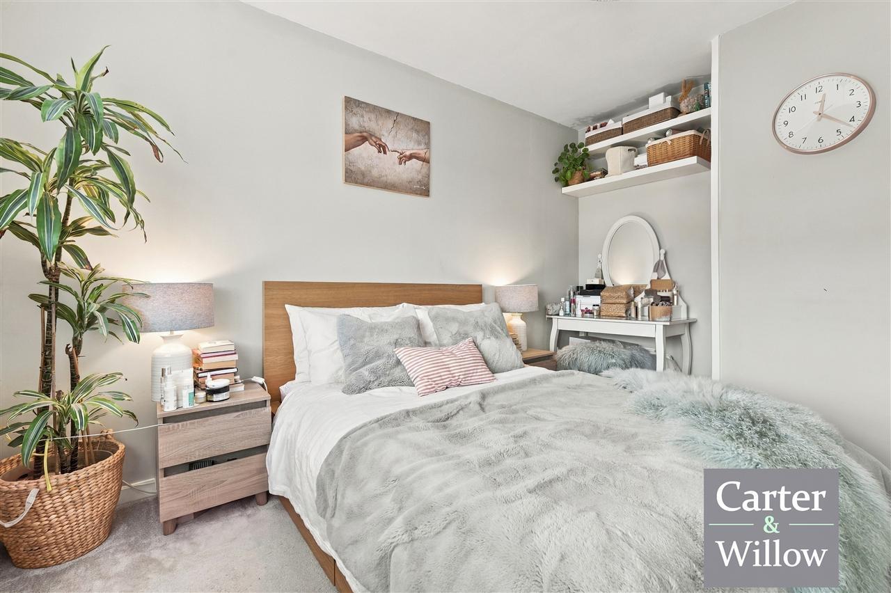 Marston Avenue, Essex Image 16
