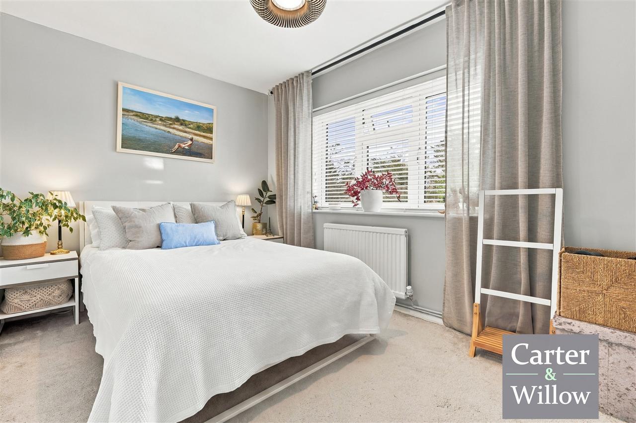 Marston Avenue, Essex Image 17