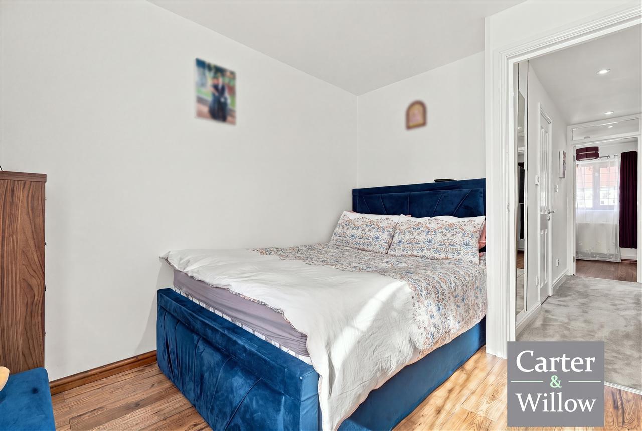 Joyners Close, Essex Image 14
