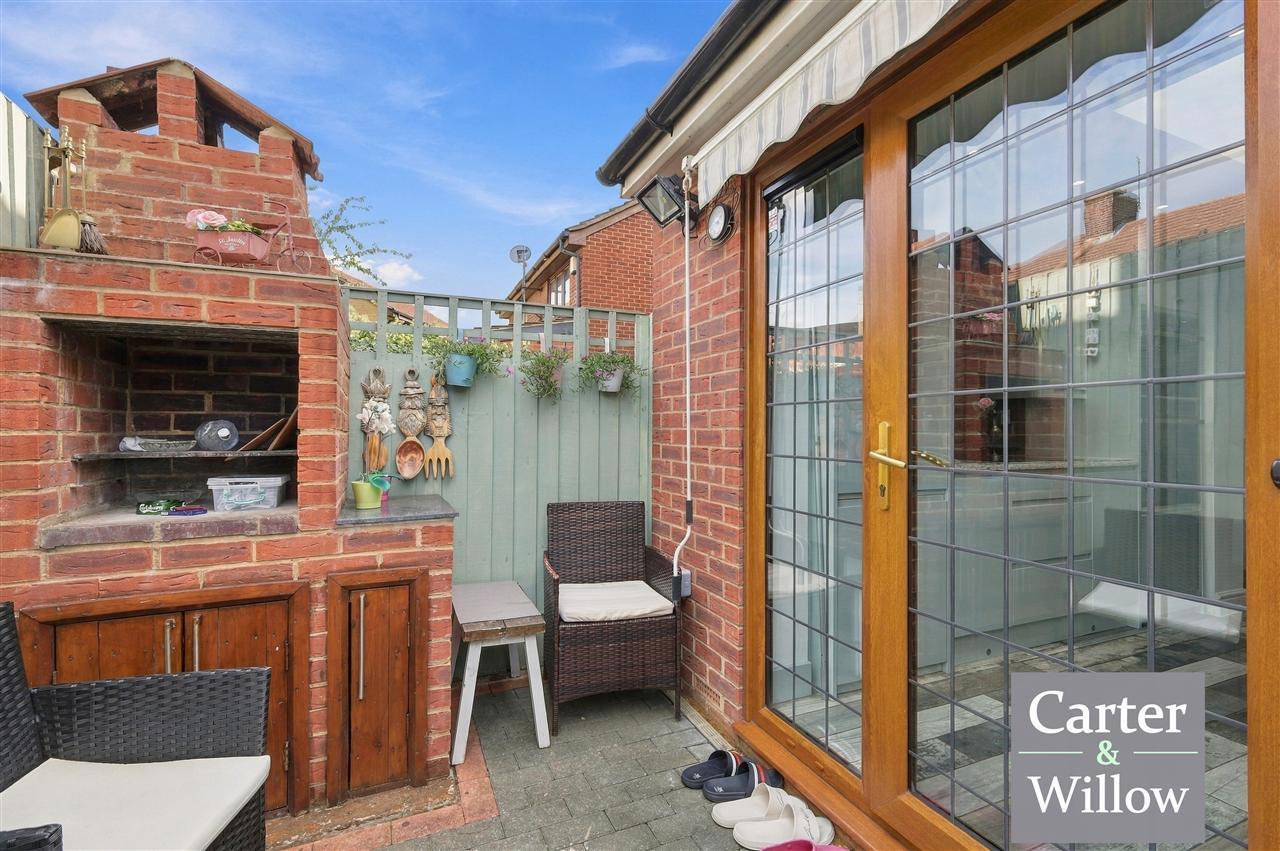 Joyners Close, Essex Image 23