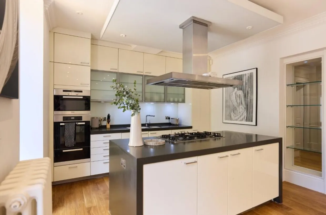 NW3 photo 2