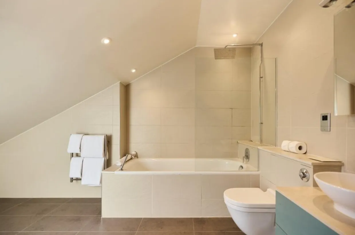 NW3 photo 4