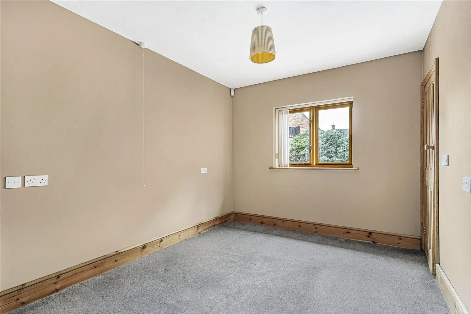 Bliss Lane, Flore, NN7 photo 12