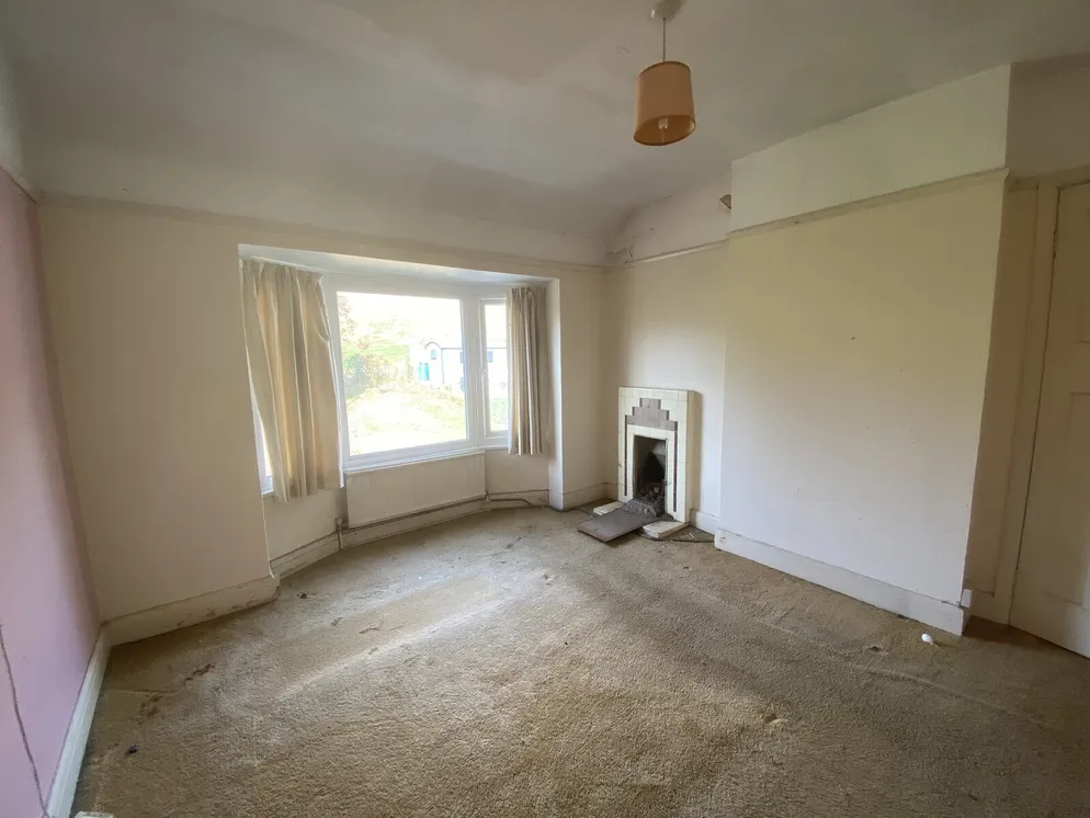 Property carousel item 12