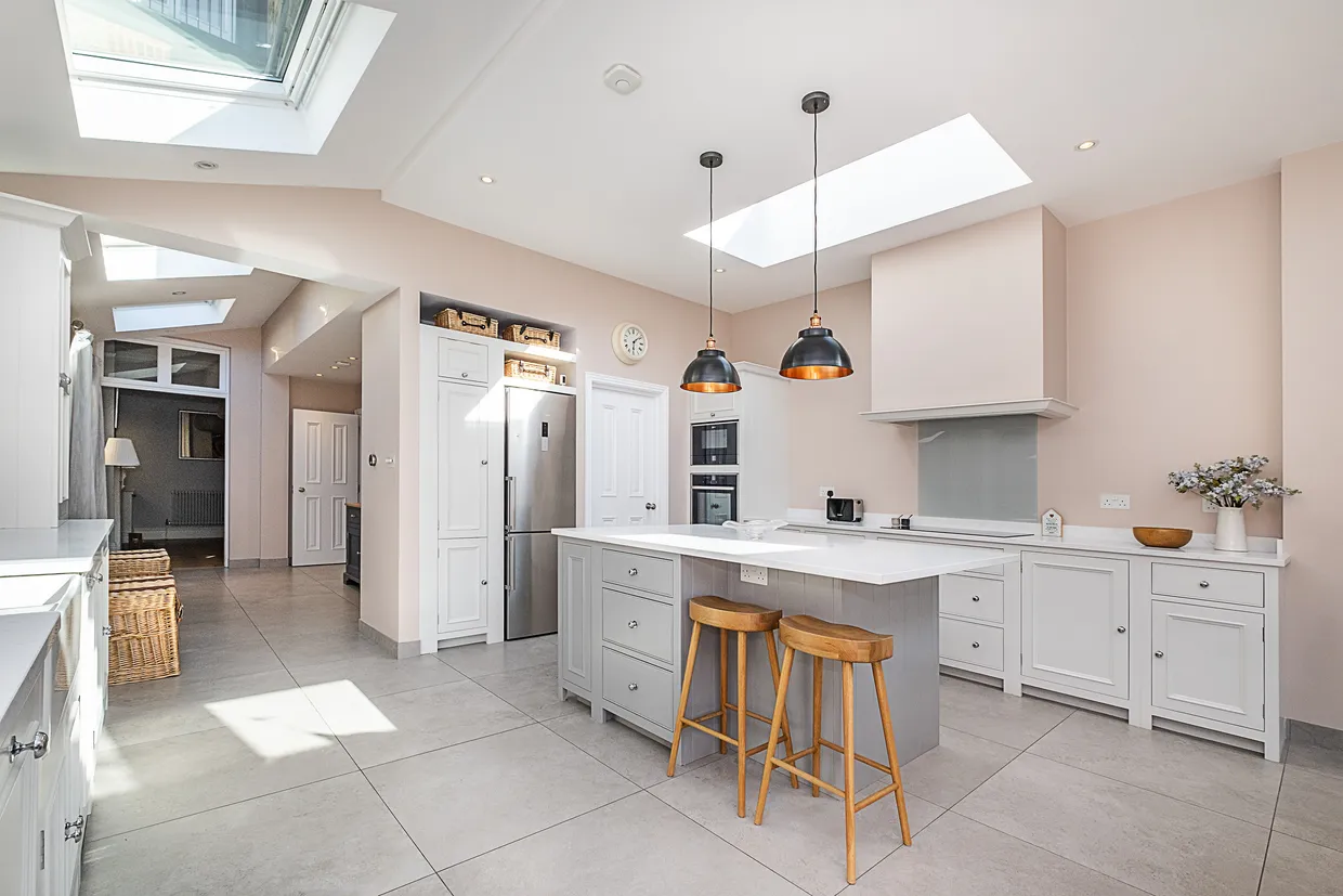 Haydon Park Road, London, SW19 photo 15