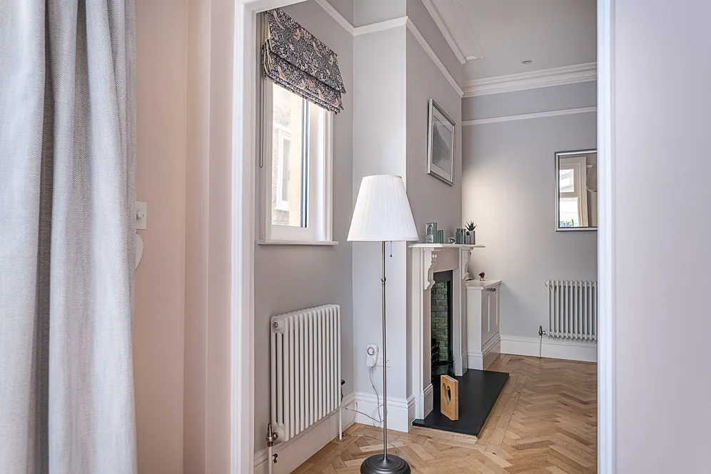Haydon Park Road, London, SW19 photo 17
