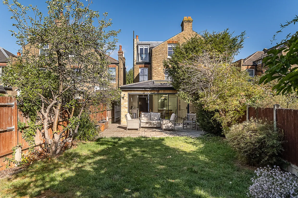 Haydon Park Road, London, SW19 photo 20