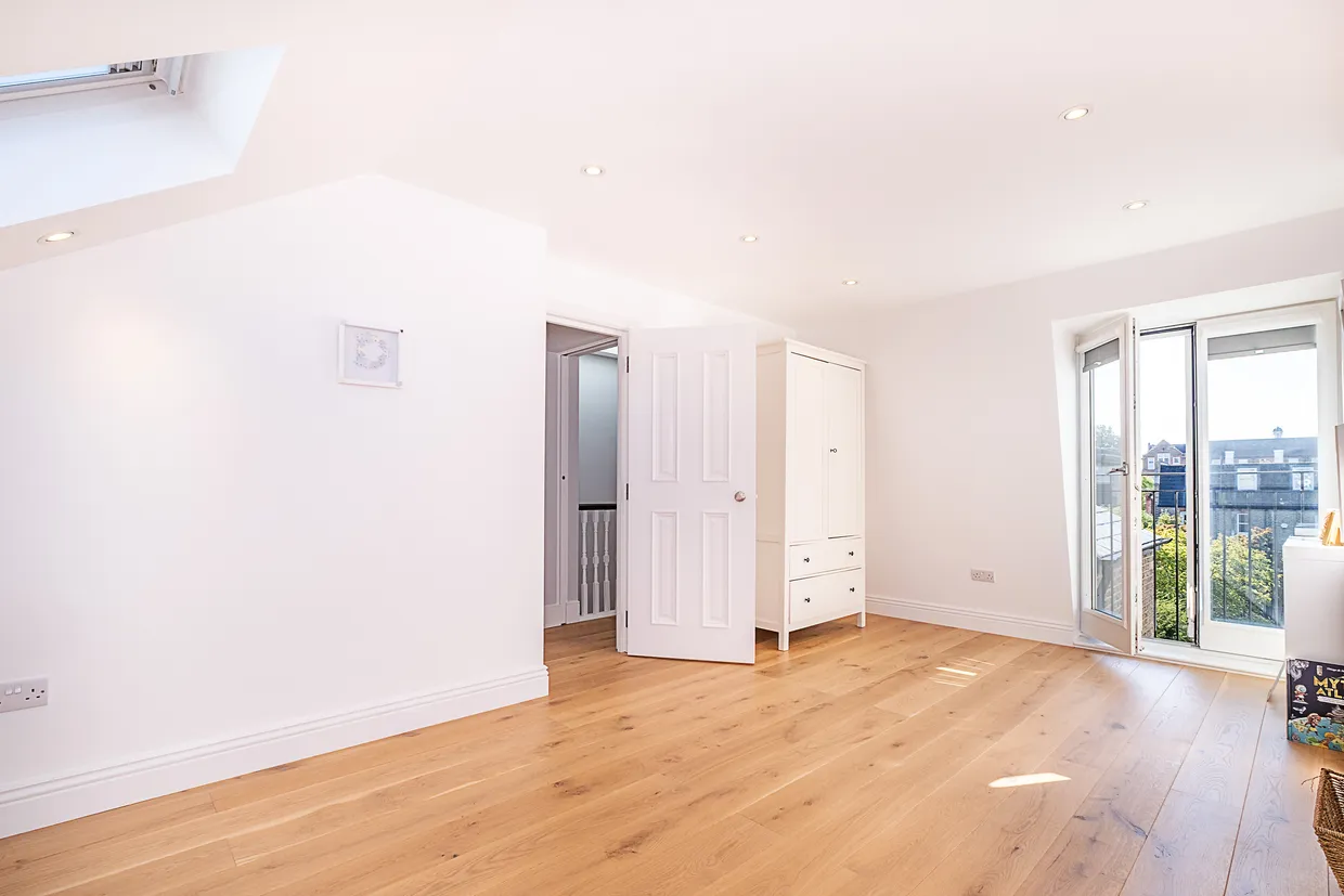 Haydon Park Road, London, SW19 photo 22