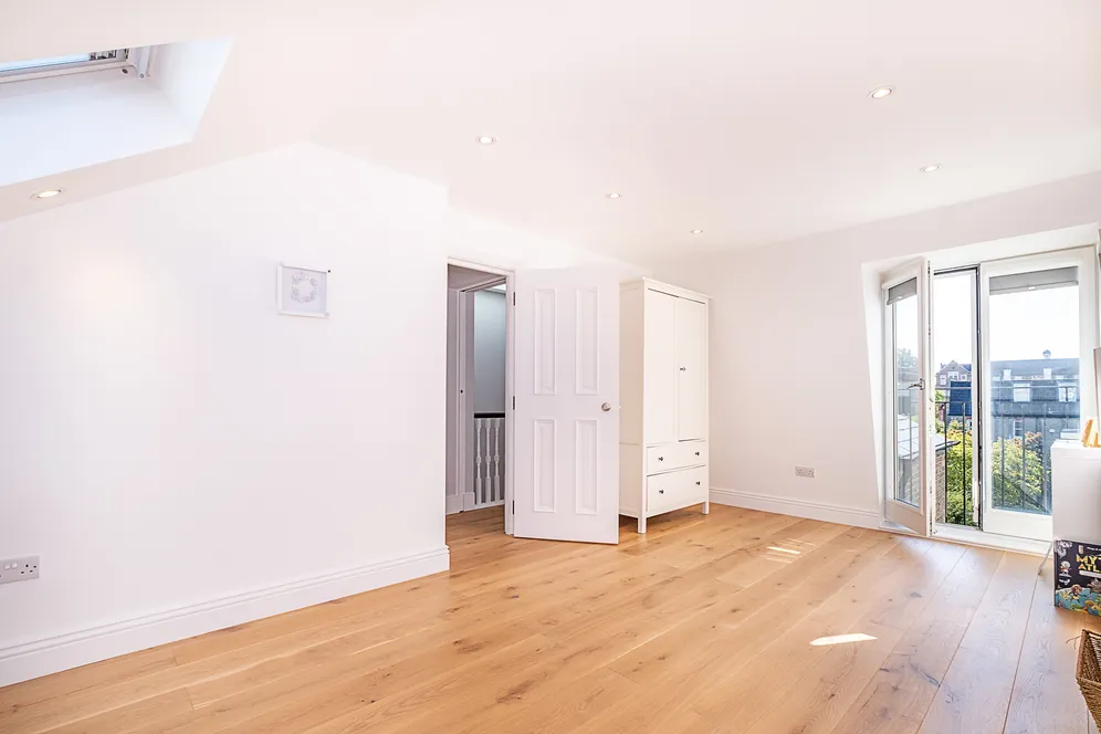 Haydon Park Road, London, SW19 photo 22