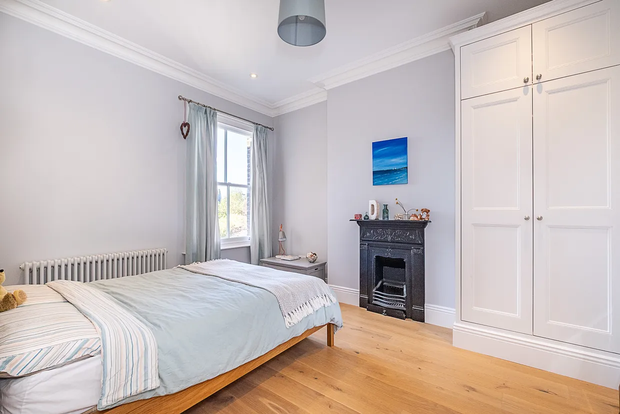 Haydon Park Road, London, SW19 photo 25