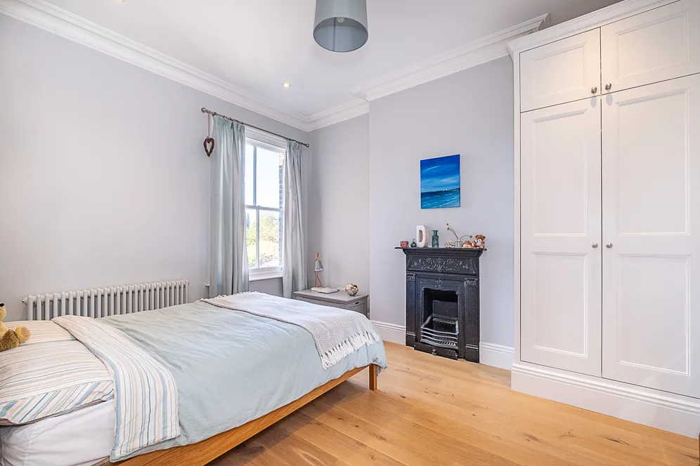 Haydon Park Road, London, SW19 photo 25