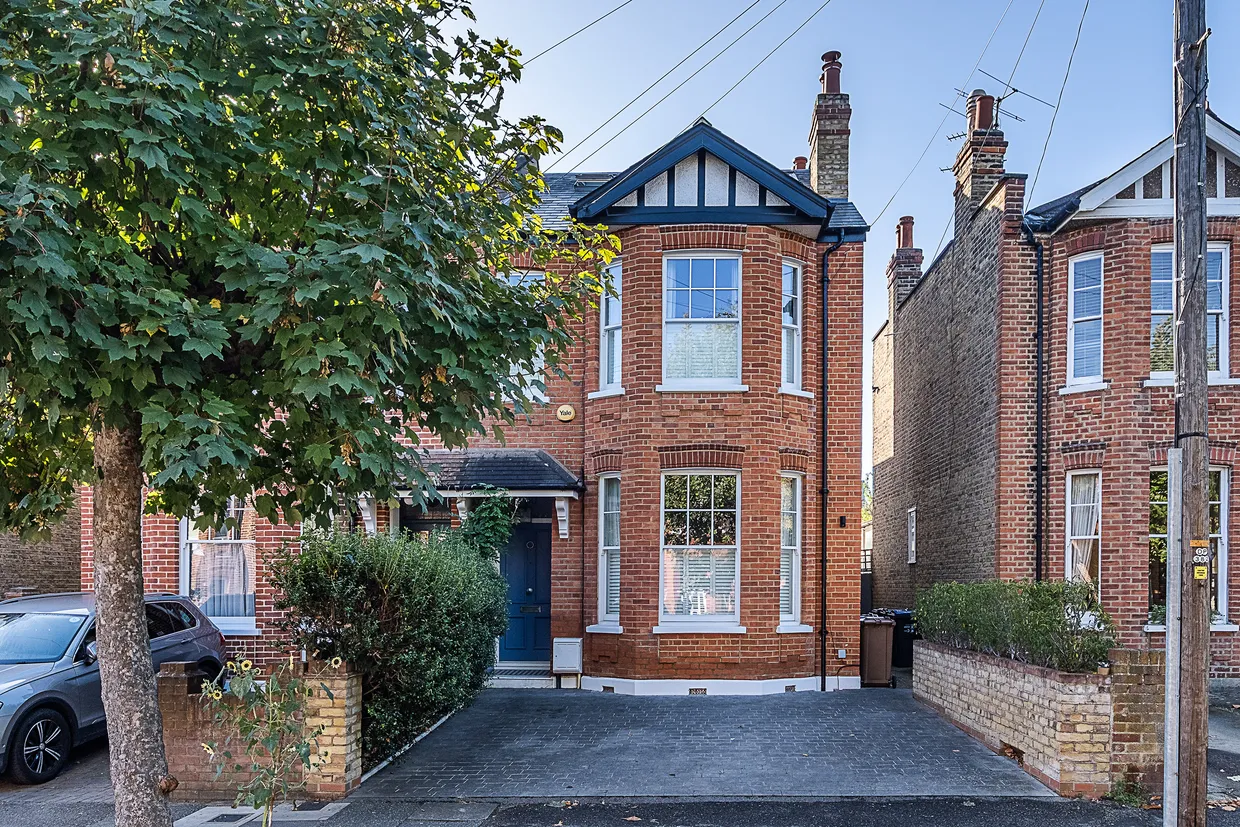 Haydon Park Road, London, SW19 photo 33