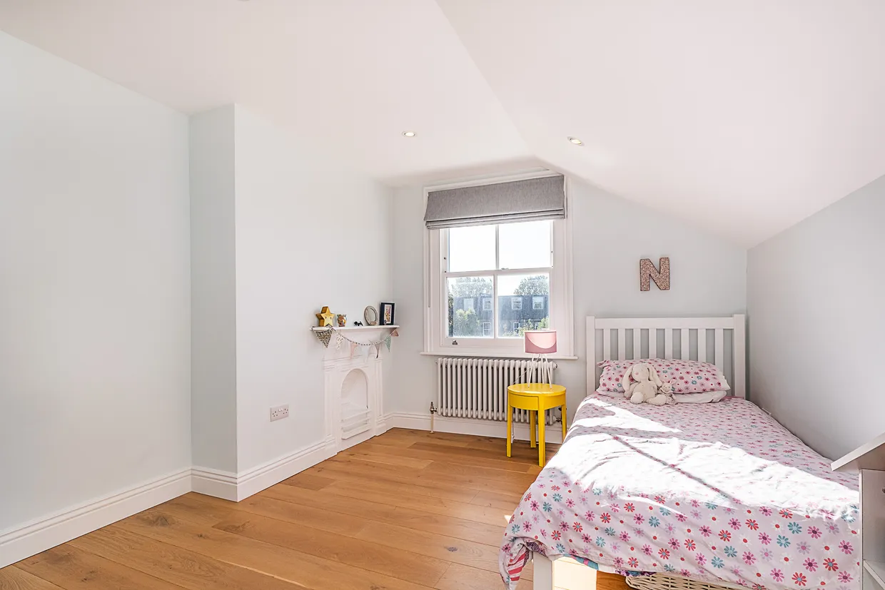 Haydon Park Road, London, SW19 photo 37