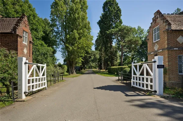 Sutton Park, Sutton Green, GU4 photo 24