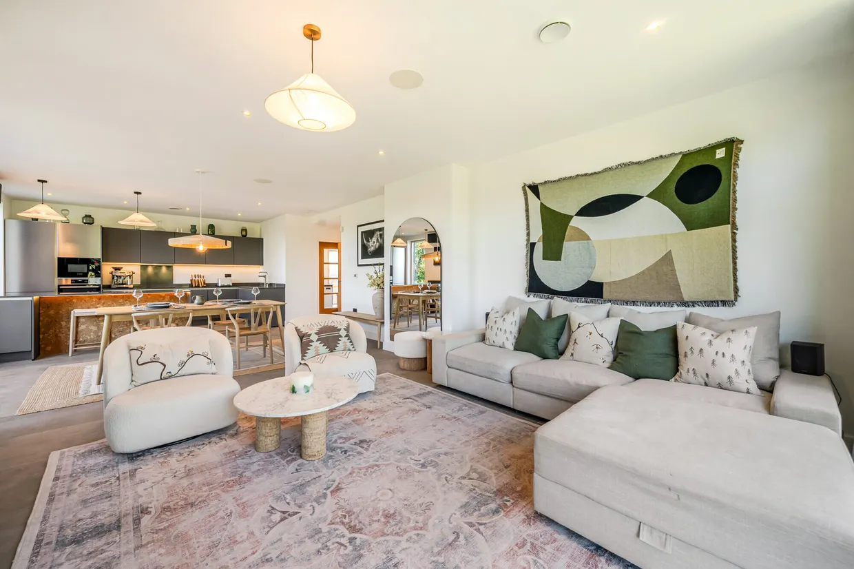 Peace Meadow Close, Lower Bourne, Farnham, GU10 photo 6