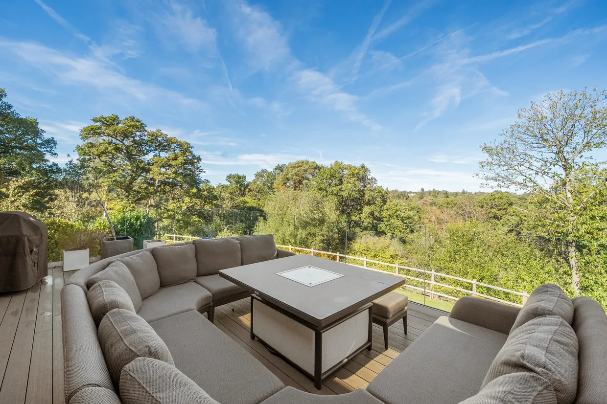 Peace Meadow Close, Lower Bourne, Farnham, GU10 photo 14