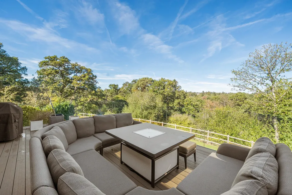 Peace Meadow Close, Lower Bourne, Farnham, GU10 photo 14