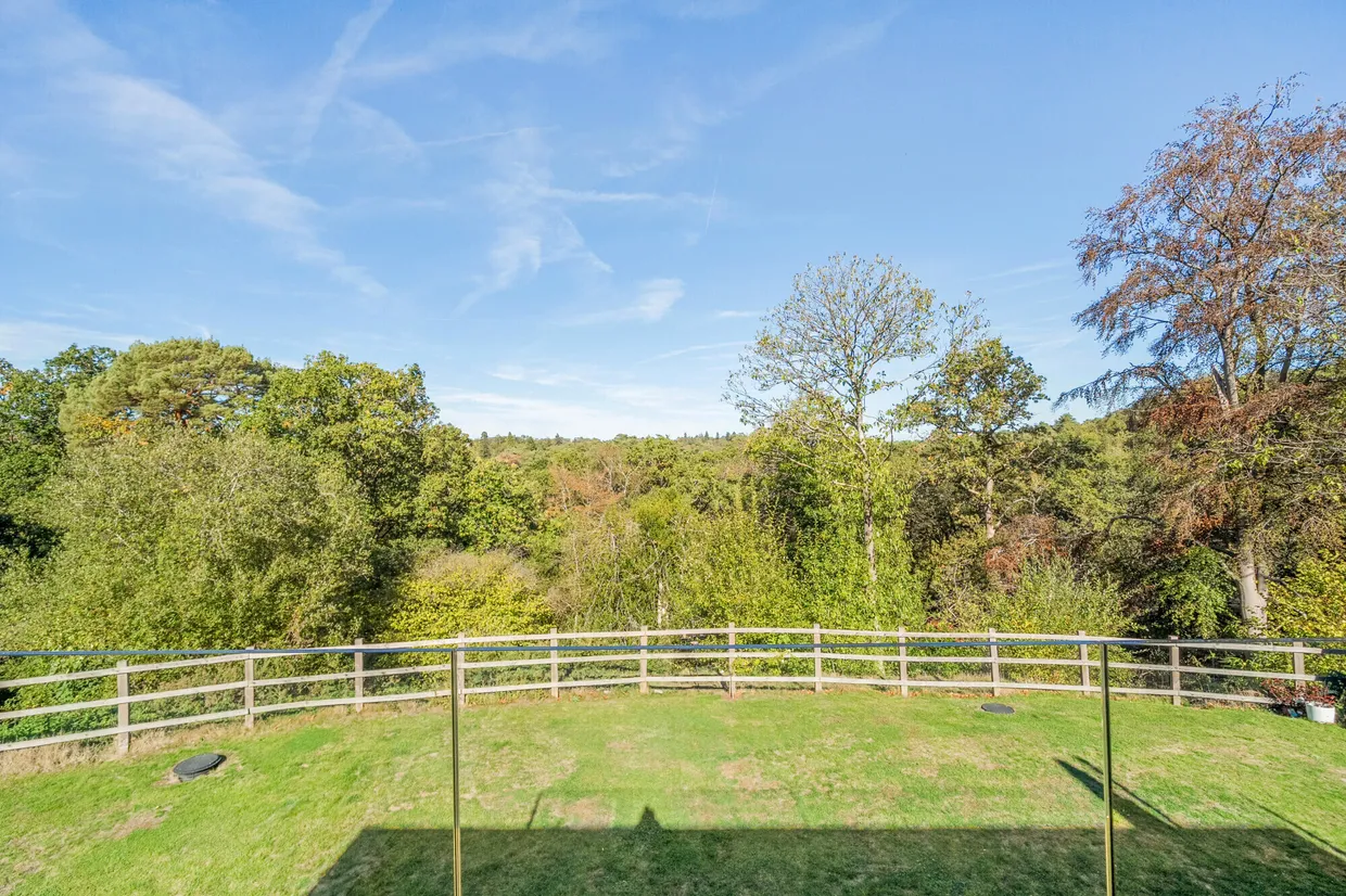 Peace Meadow Close, Lower Bourne, Farnham, GU10 photo 17