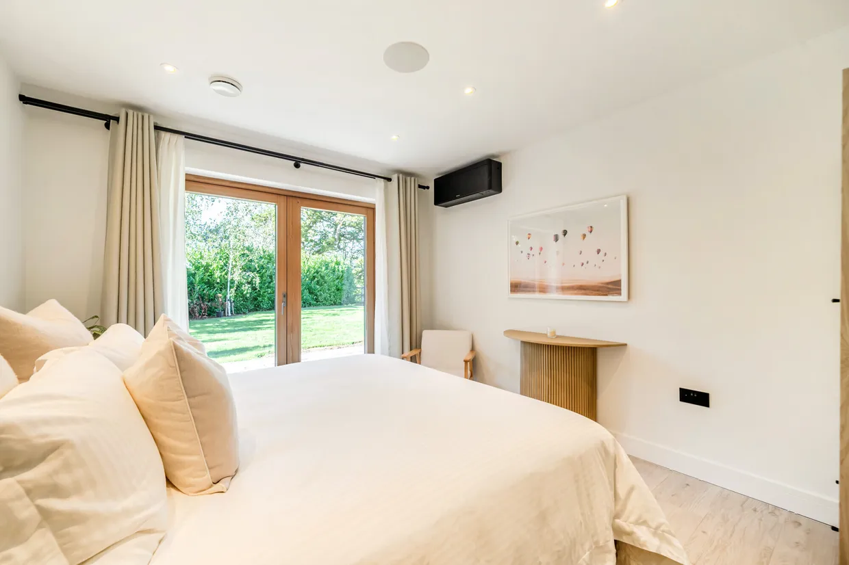 Peace Meadow Close, Lower Bourne, Farnham, GU10 photo 27