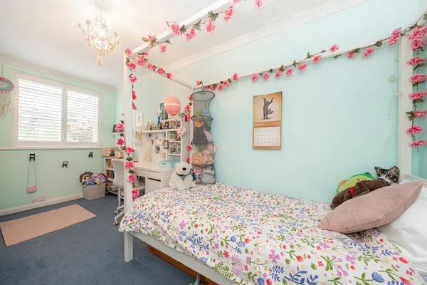 Elmgrove Road, Weybridge, KT13 photo 7