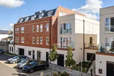 Jubilee Gardens, Weybridge, KT13 photo 2