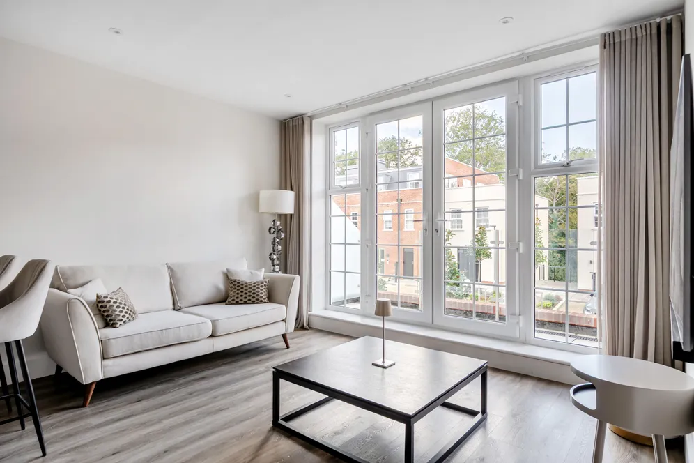 Jubilee Gardens, Weybridge, KT13 photo 9