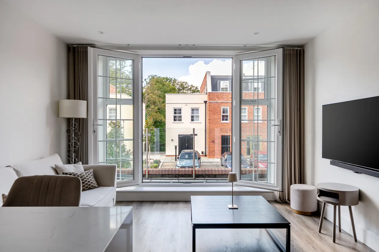 Jubilee Gardens, Weybridge, KT13 photo 10