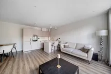 Jubilee Gardens, Weybridge, KT13 photo 11
