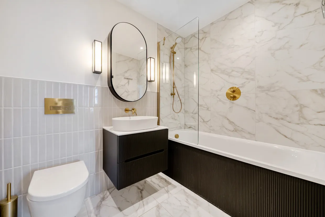 Jubilee Gardens, Weybridge, KT13 photo 12