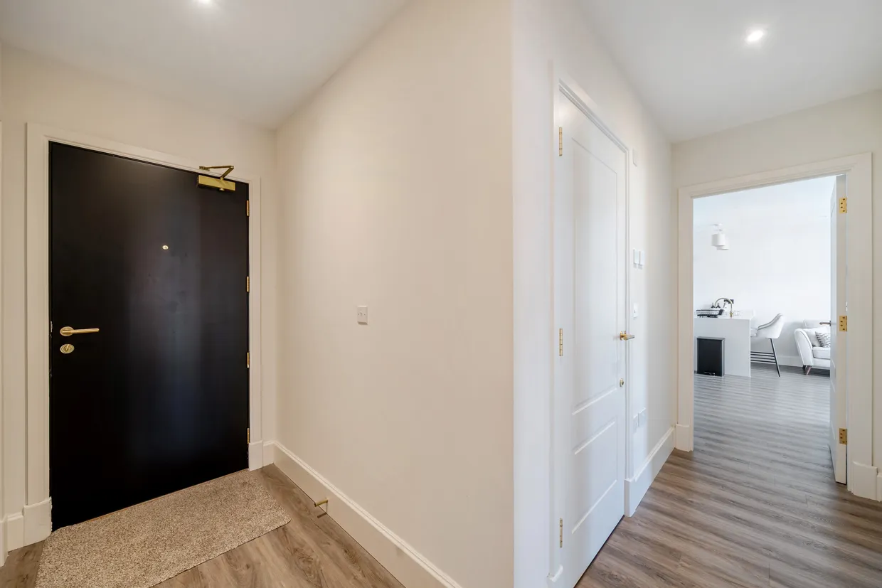 Jubilee Gardens, Weybridge, KT13 photo 17