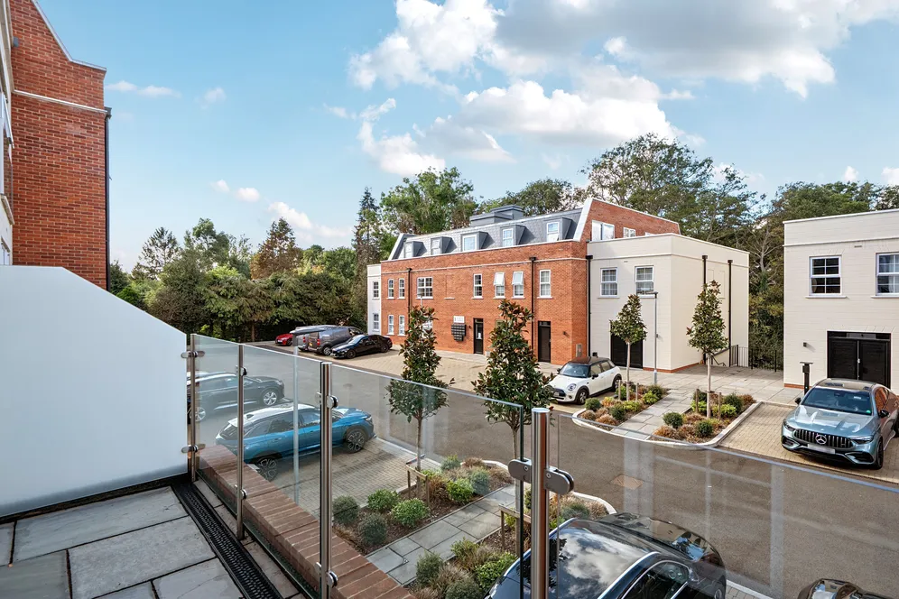 Jubilee Gardens, Weybridge, KT13 photo 20