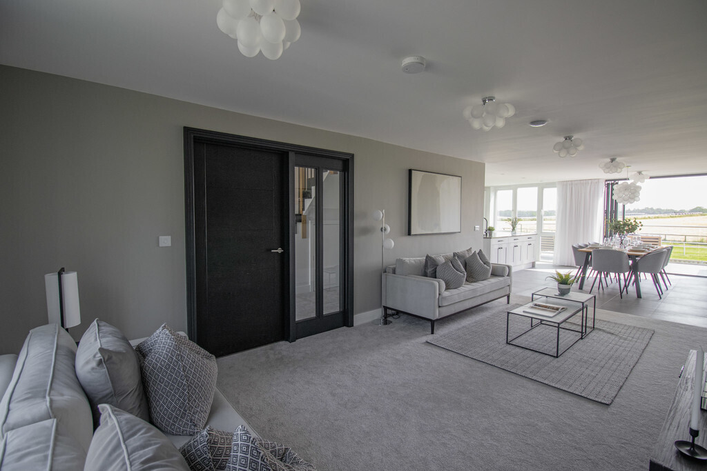 Furlong View, The Paddock Image 4