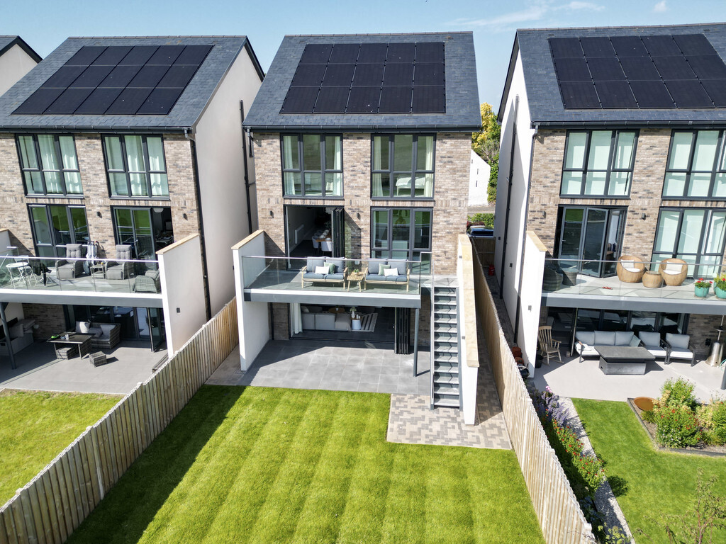 Furlong View, The Paddock Image 21