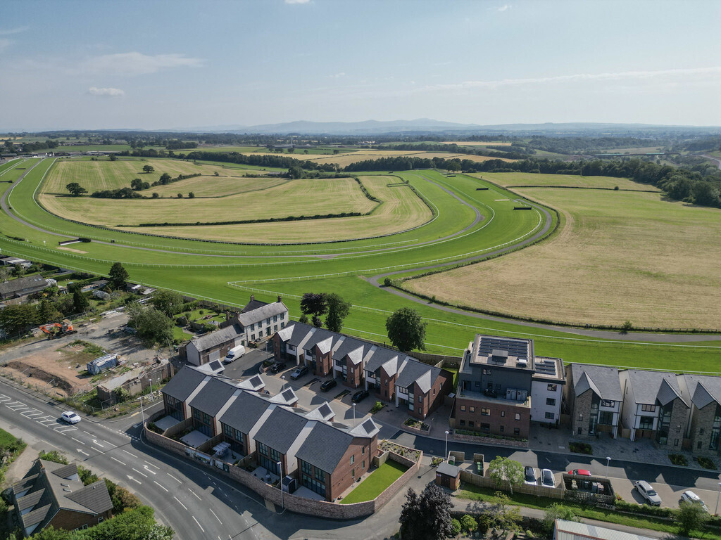 Furlong View, The Paddock Image 20