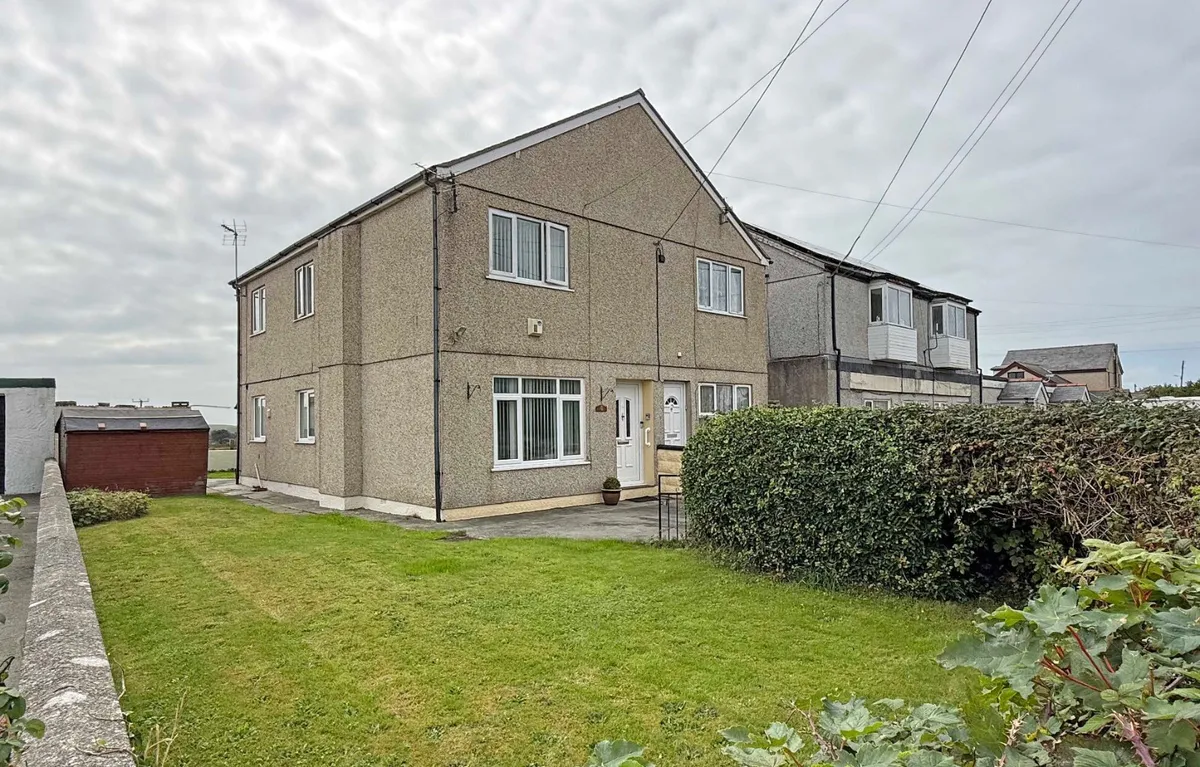 Ty Croes, Isle of Anglesey, LL63