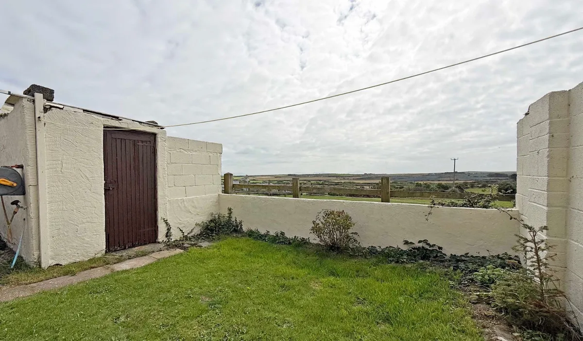 Ty Croes, Isle of Anglesey, LL63