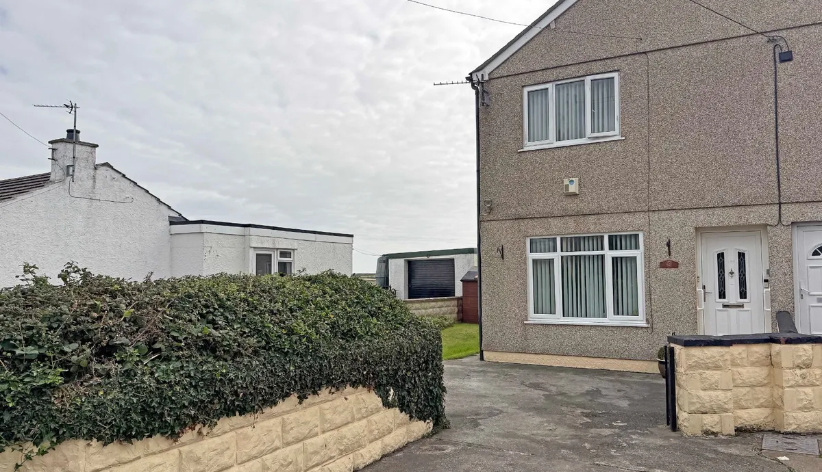 Ty Croes, Isle of Anglesey, LL63