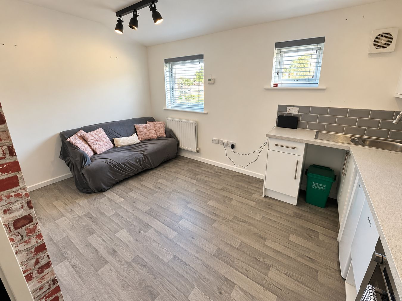 Follager Road, Willans Green, Rugby, CV21