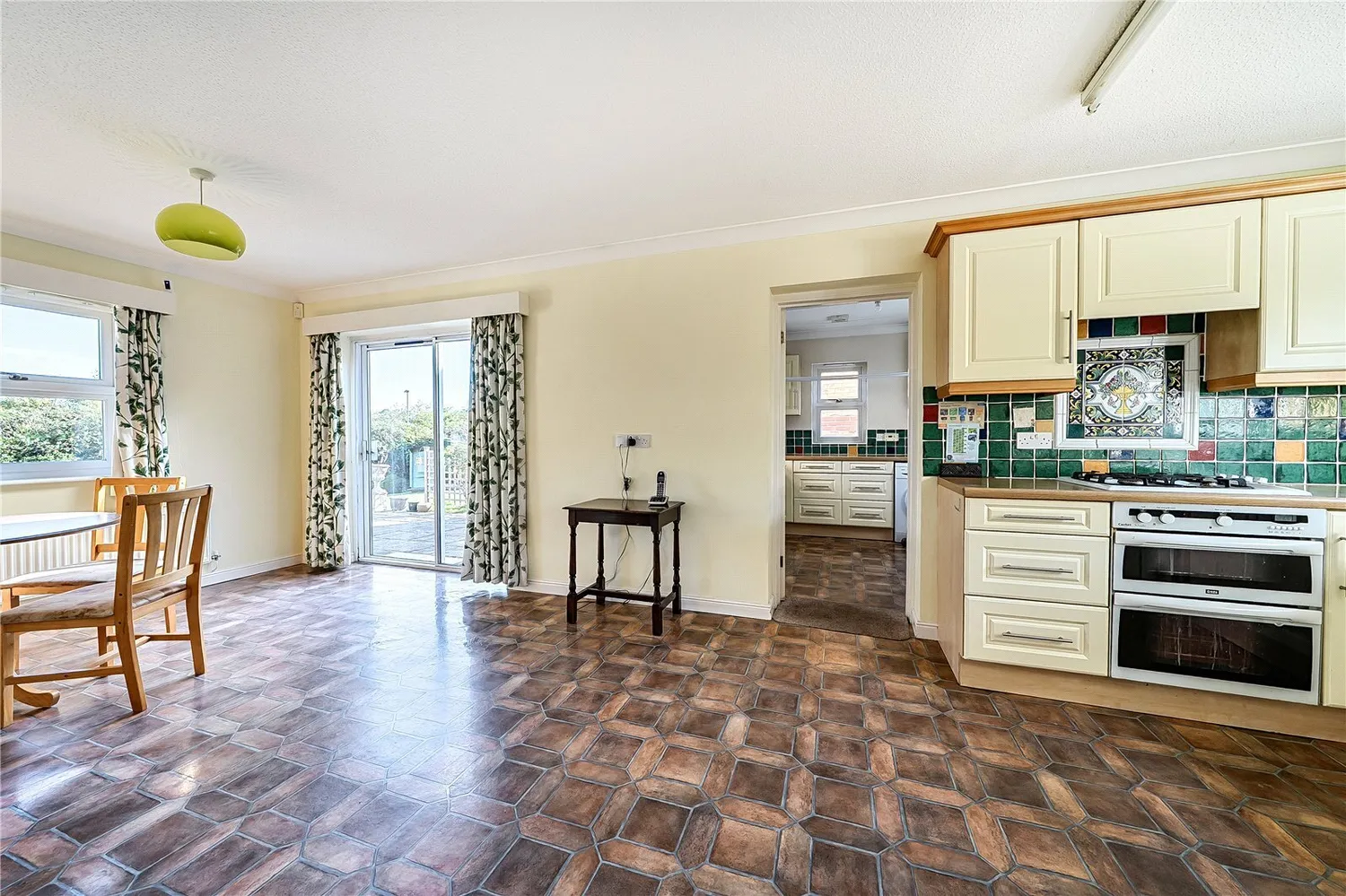 Tatham Court, Taunton, TA1 photo 6