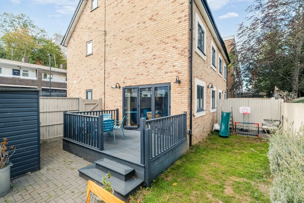 Granite Street, London, SE18 photo 18