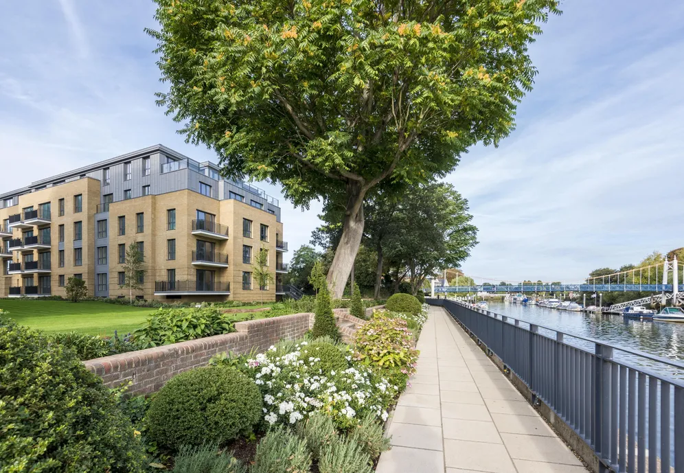 Broom Road, Teddington, TW11 photo 8