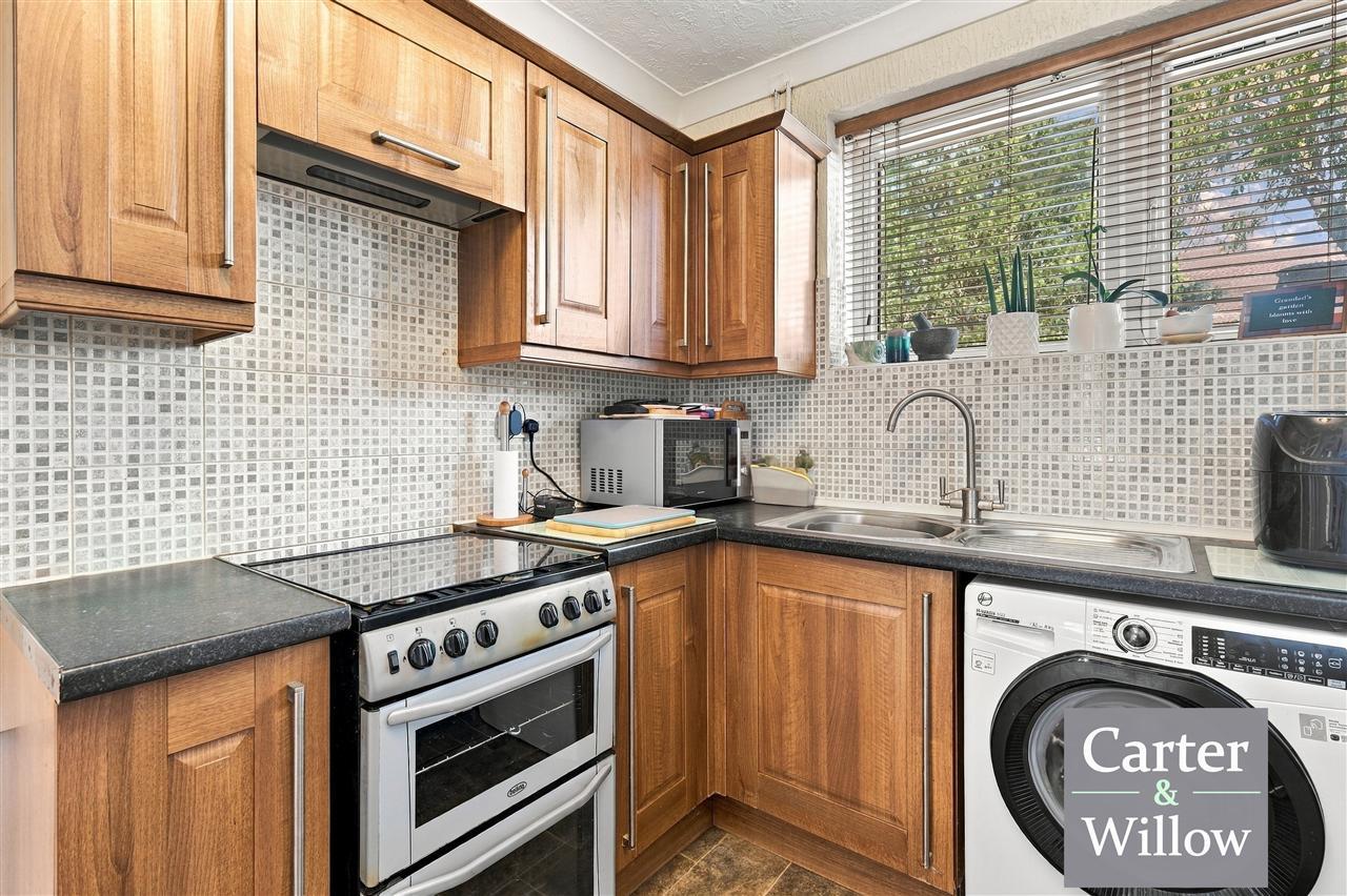 Woodshire Road, Dagenham, Essex Image 6