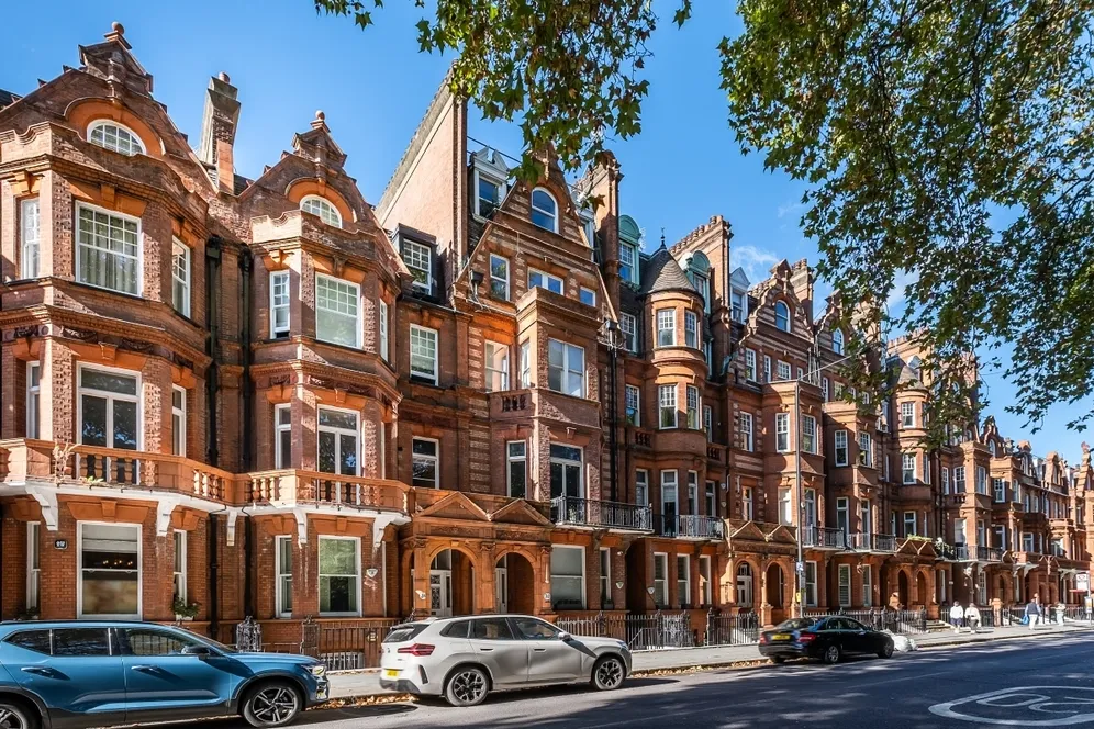 Lower Sloane Street London SW1W photo 30
