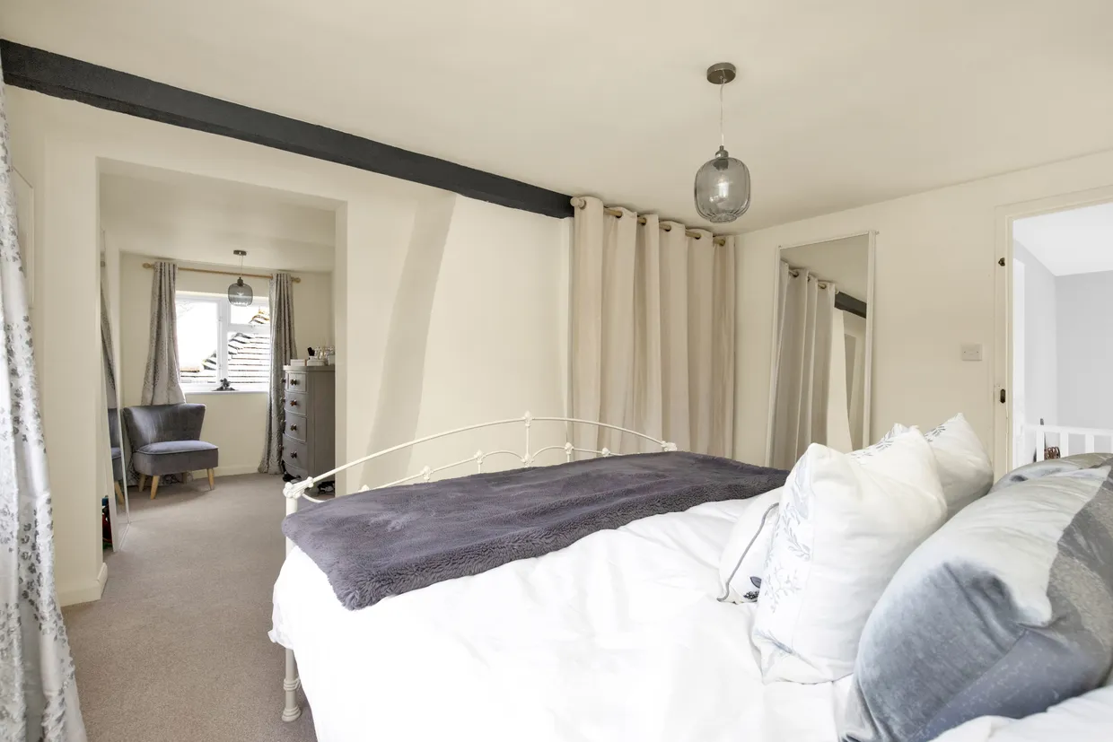 The Street, Upper Farringdon, GU34 photo 4