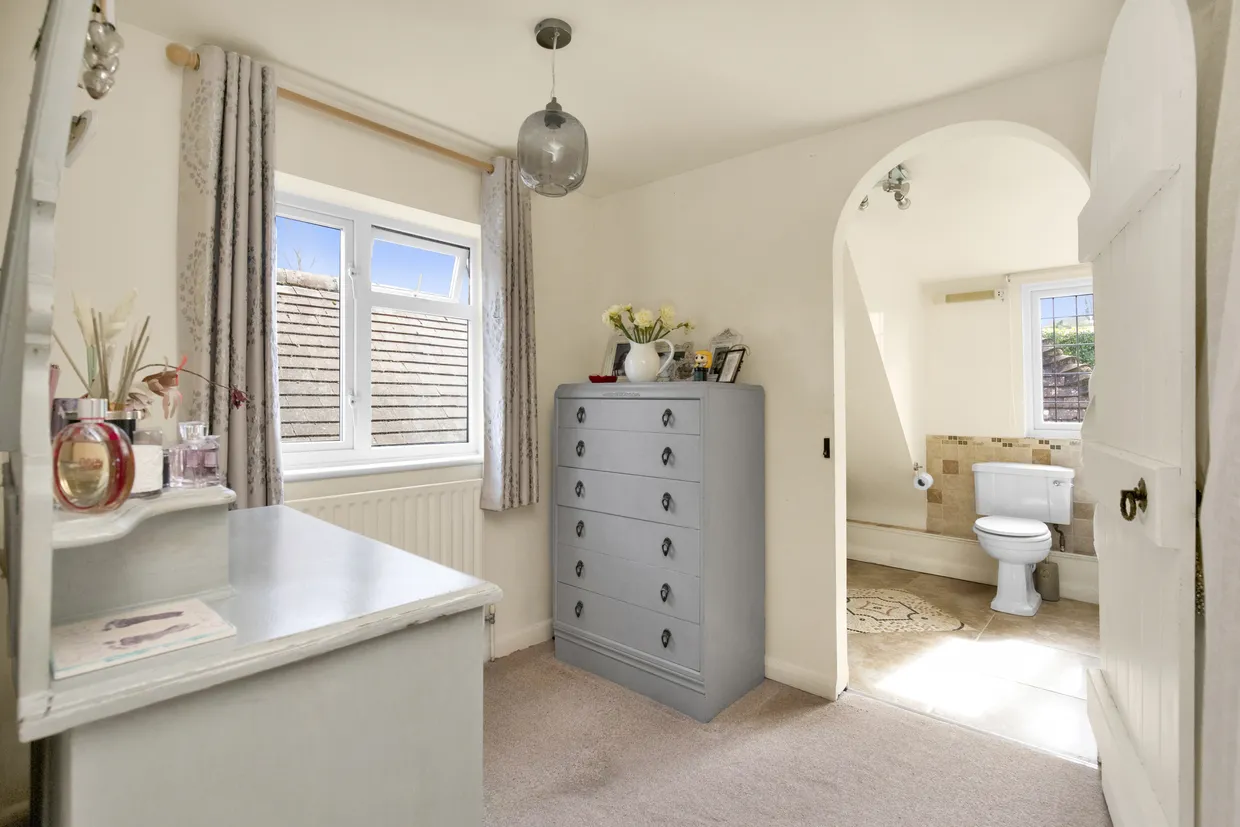 The Street, Upper Farringdon, GU34 photo 3