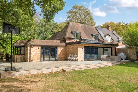 Byfleet Road, Cobham, KT11