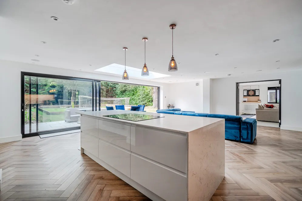 Byfleet Road, Cobham, KT11 photo 4