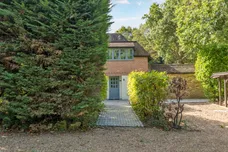 Byfleet Road, Cobham, KT11 photo 25