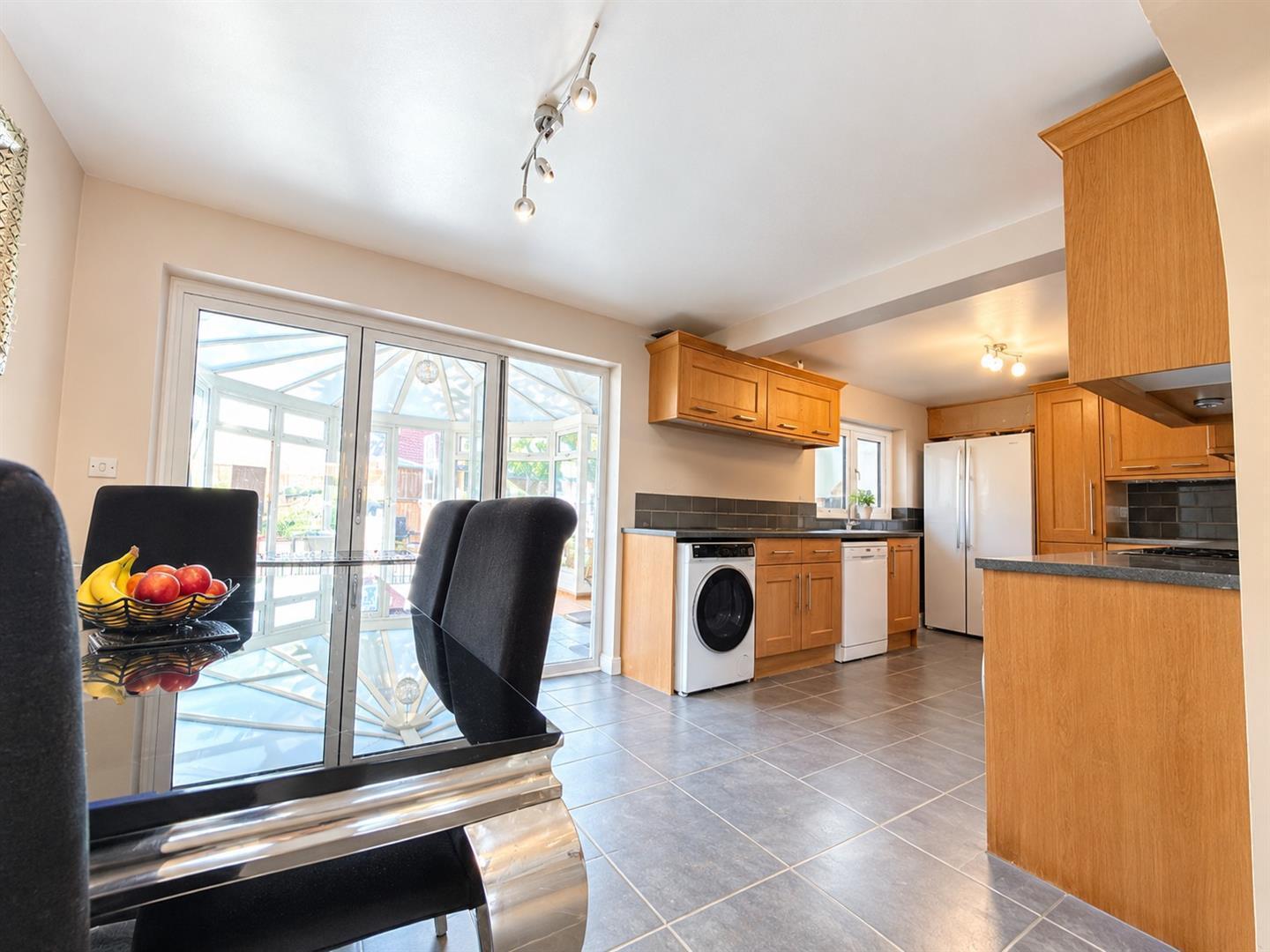 Boulters Close, Slough Image 6
