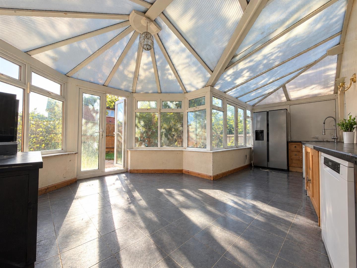 Boulters Close, Slough Image 8